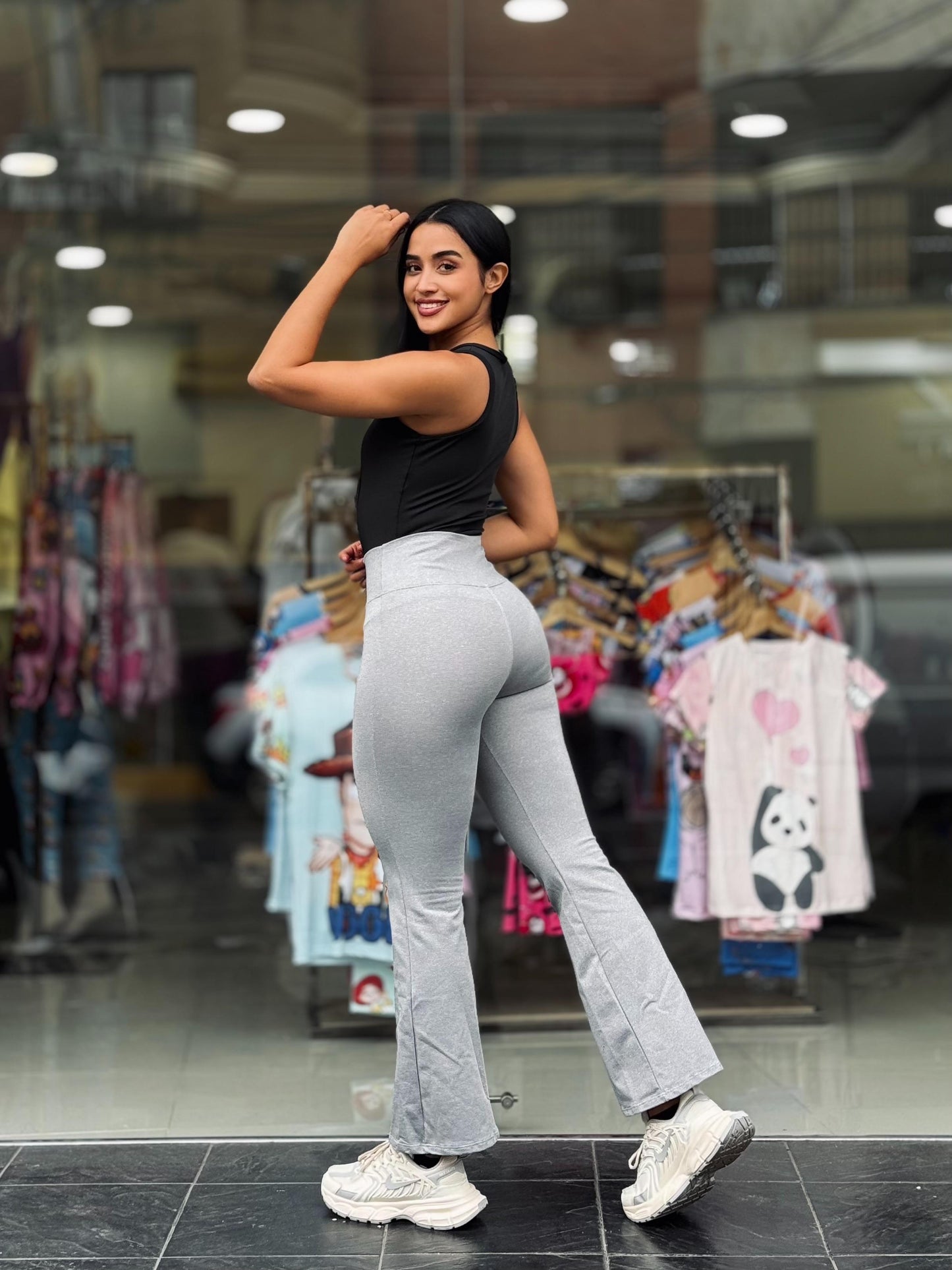 LEGGING MOLDEADORA BOCA DE CAMPANA REALZA TU FIGURA SIN RENUNCIAR A LA COMODIDAD. 🎁 REGALO GRATÍS INCLUIDO